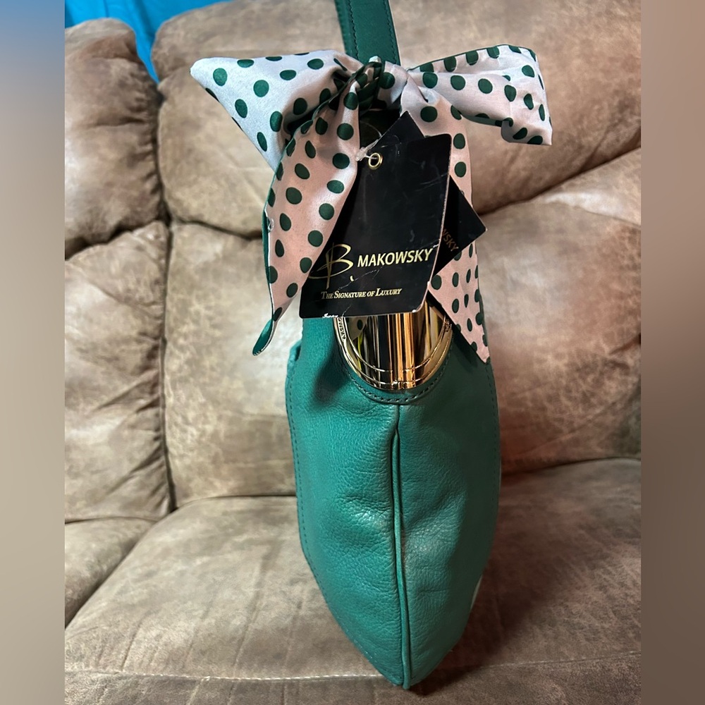 B. MAKOWSKY Giamma Emerald NWT
Leather and Suede Hobo Bag with dustbag - Picture 13 of 15